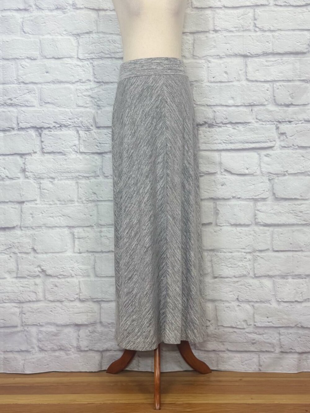 Lou & Grey Heathered Gray Jersey Maxi Skirt